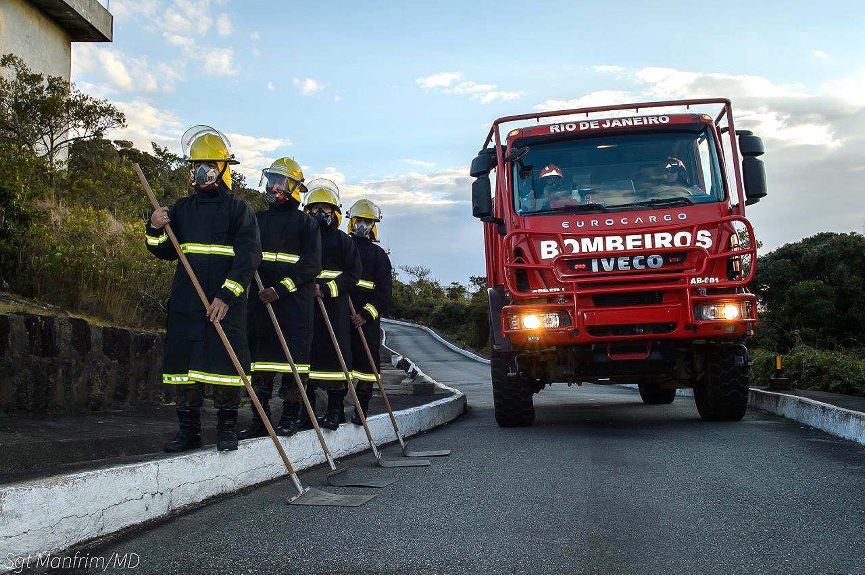 08 - Bombeiros acompanham Brigada