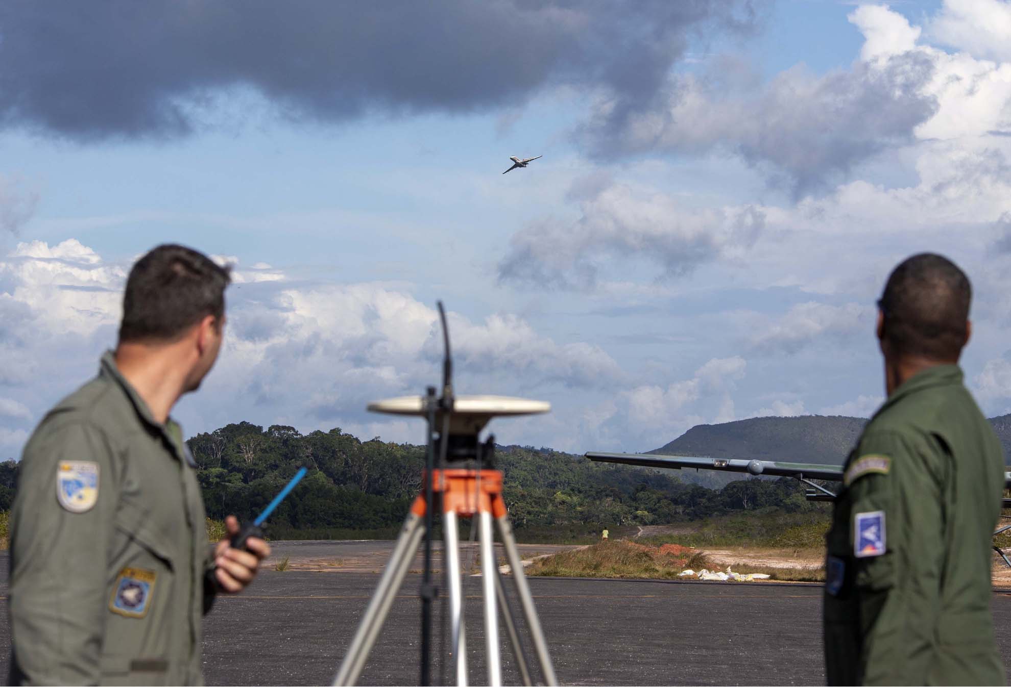 GEIV realiza inspeção do auxílio de aproximação visual do aeródromo de Surucucu