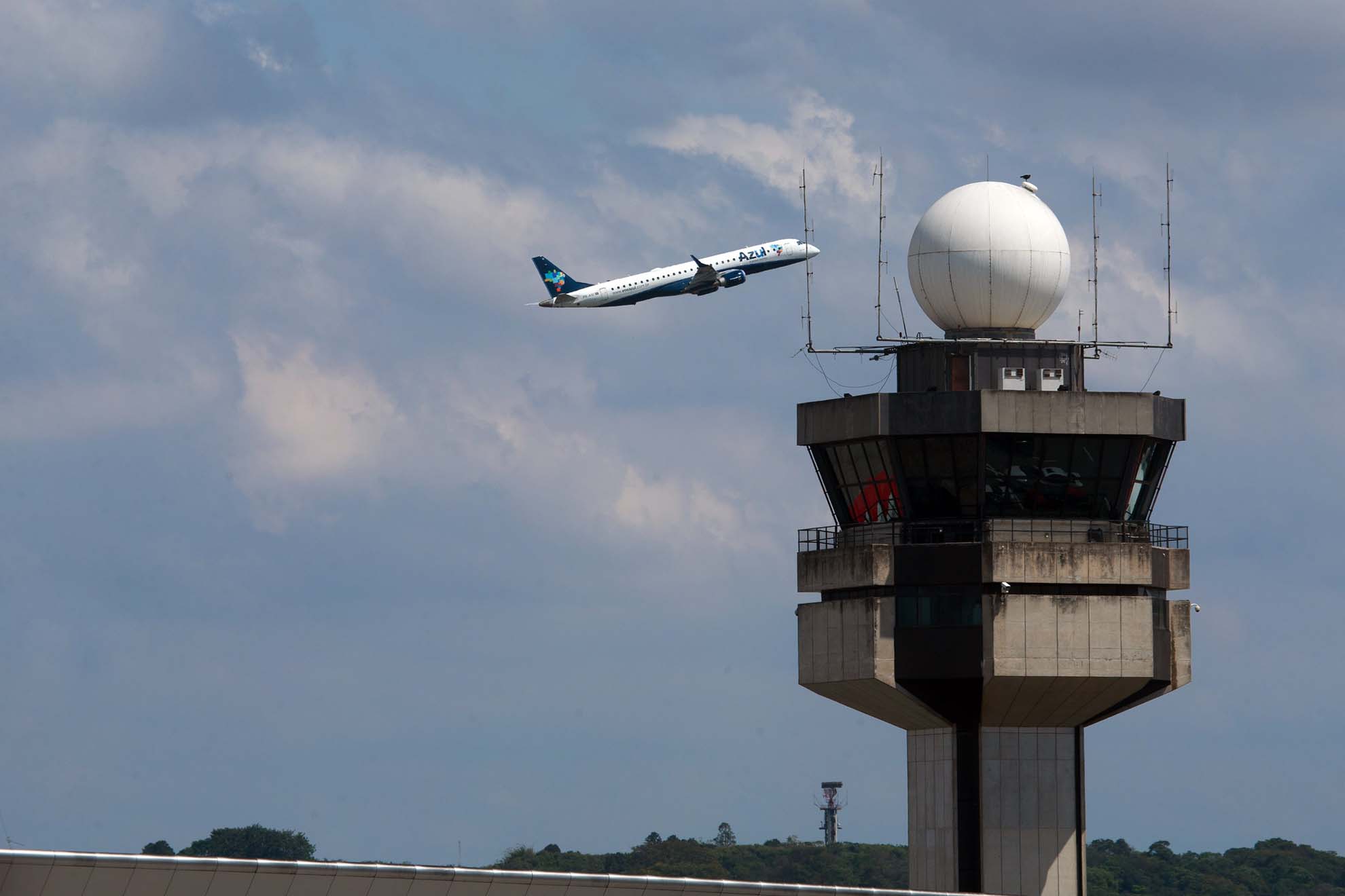 Principais aeroportos brasileiros registram cerca de 220 mil movimentos aéreos em janeiro