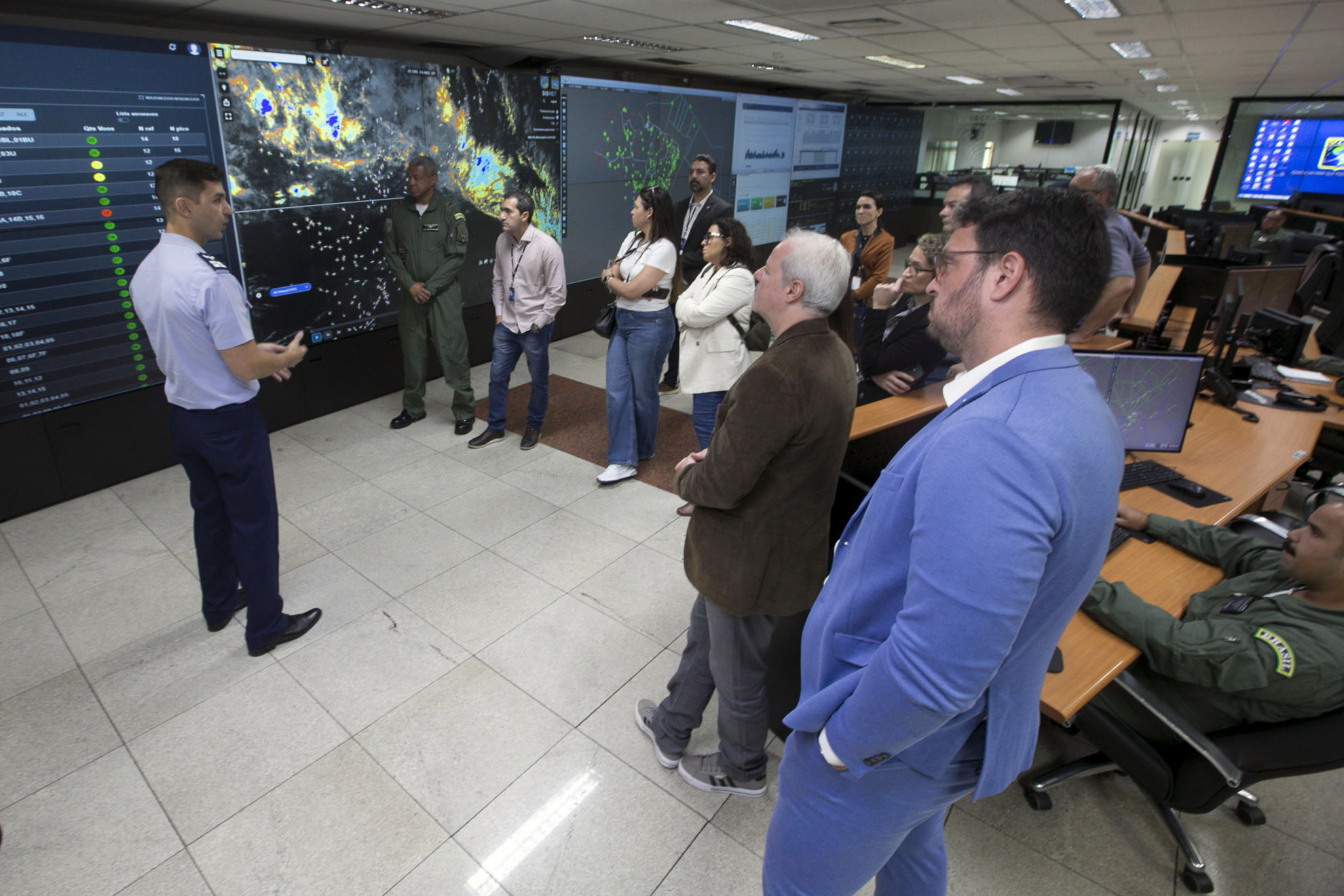 DECEA recebe comitiva da ANAC em visita institucional