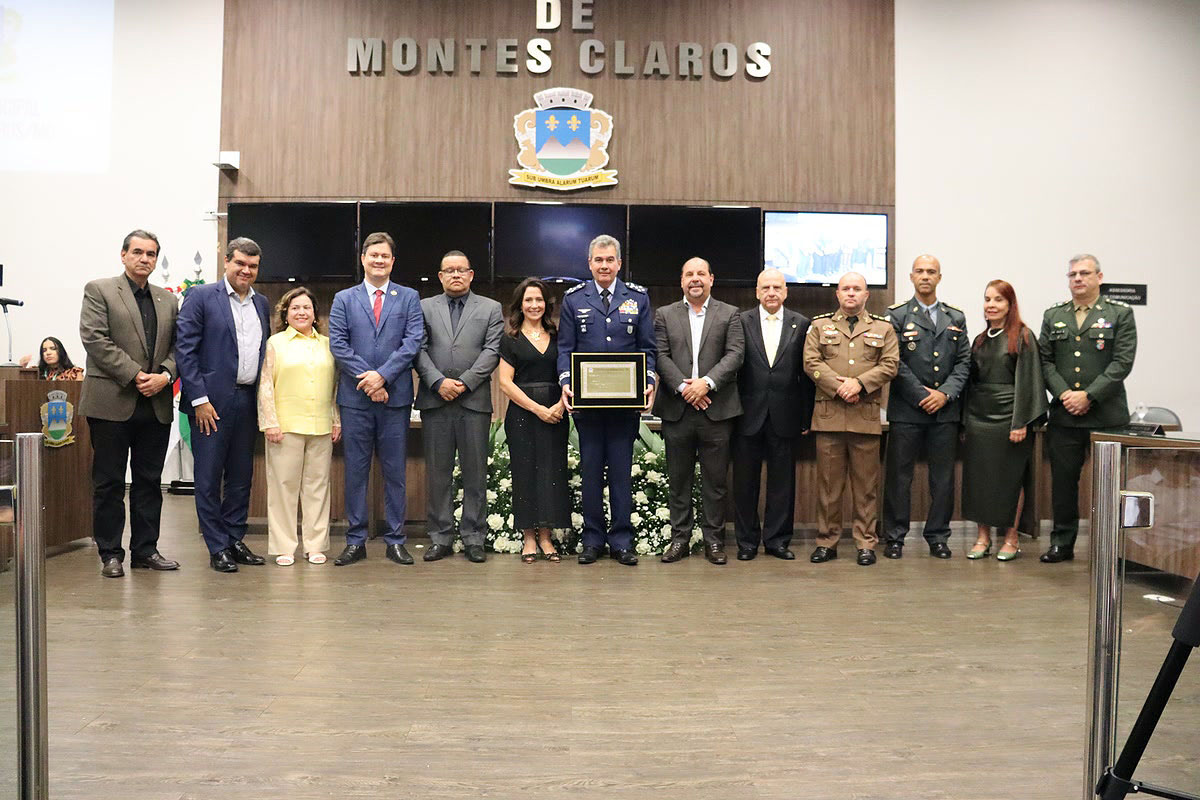 Diretor-Geral do DECEA recebe Título de Cidadão Benemérito de Montes Claros