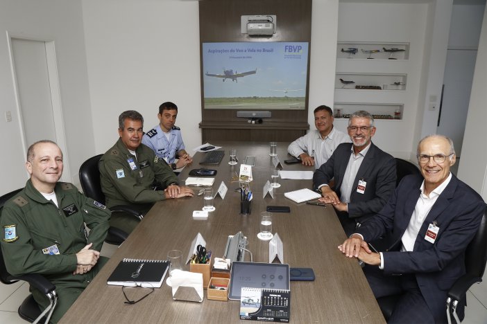 DECEA participa de reunião sobre a prática de voo de planadores no Brasil