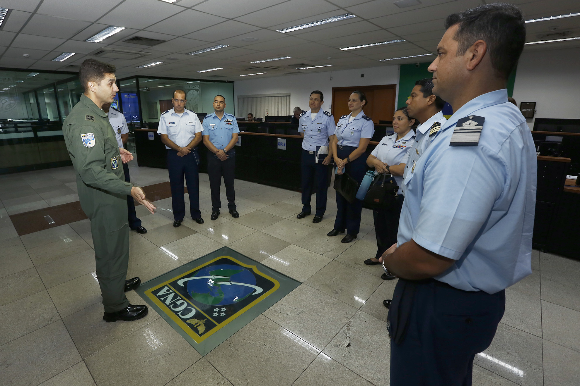 Oficiais de Nações Amigas visitam o CGNA