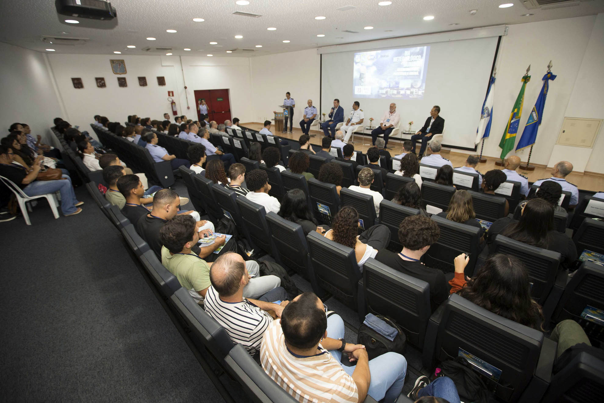 Evento no CIMAER destaca integração e papel da meteorologia na segurança aérea  