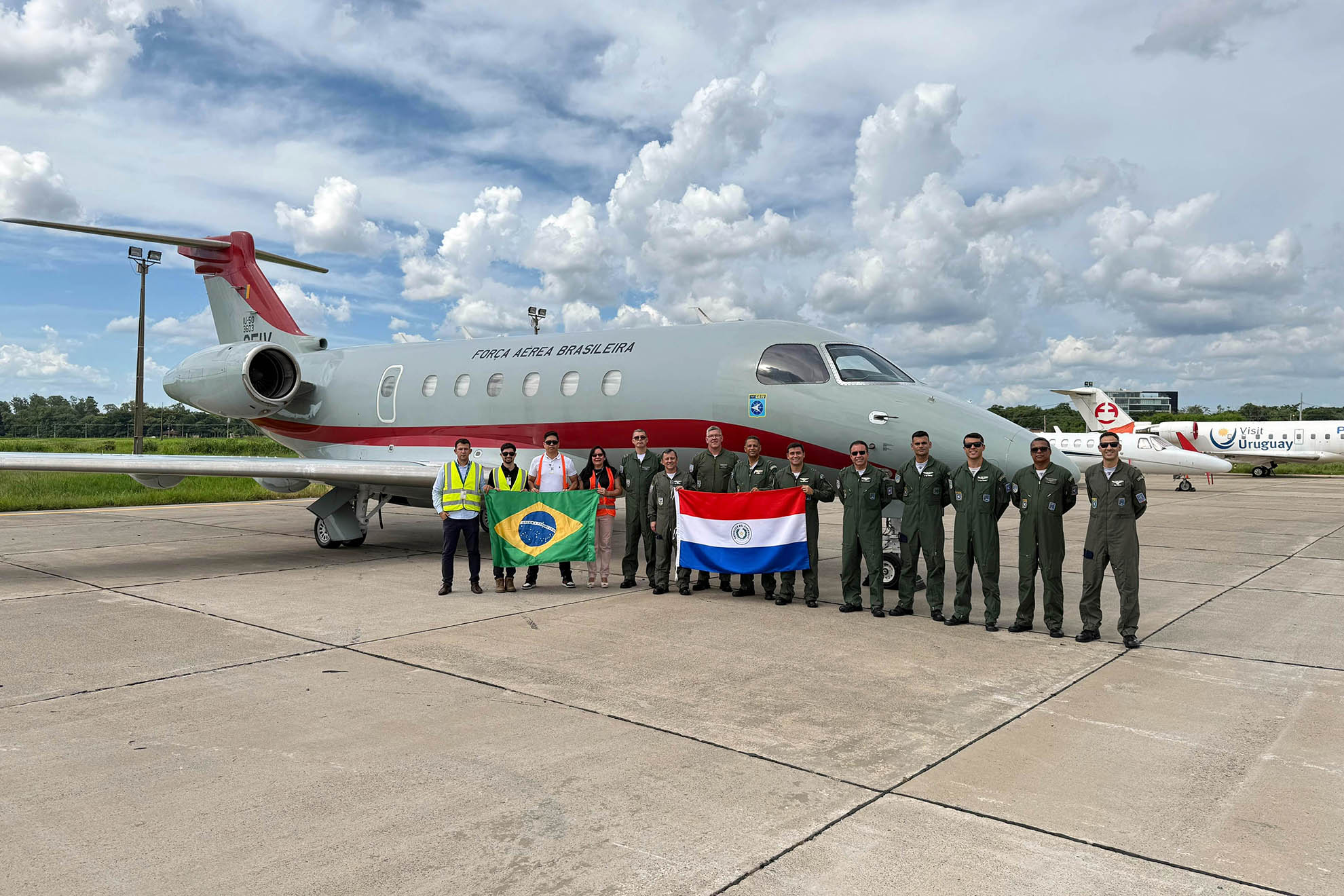 Inspeção sem fronteiras: GEIV verifica auxílios à navegação aérea do Paraguai