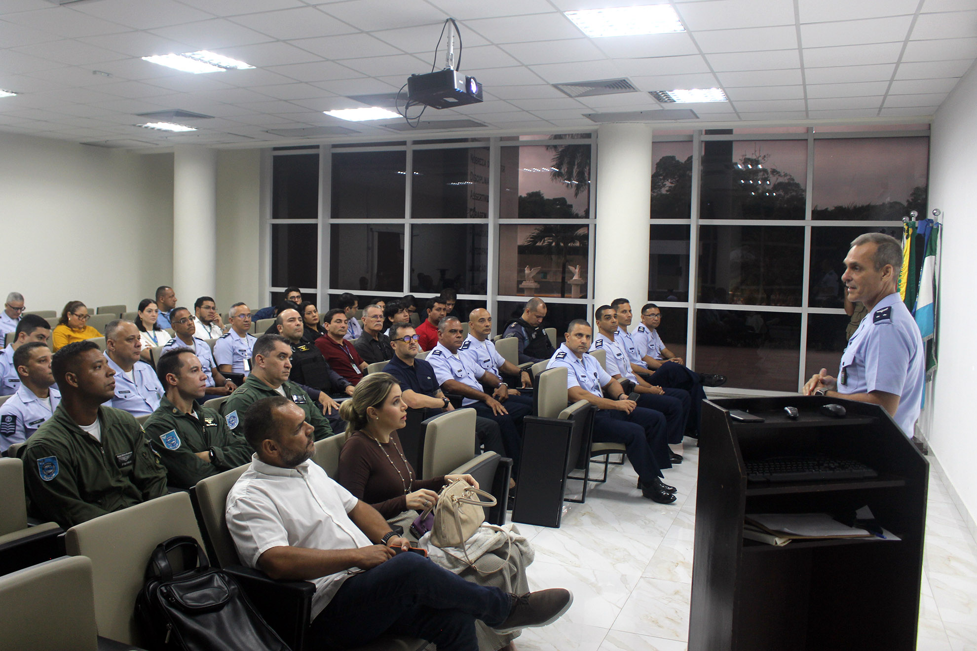 CINDACTA IV realiza reunião para tratar da segurança do espaço aéreo durante o 59º Festival de Parintins