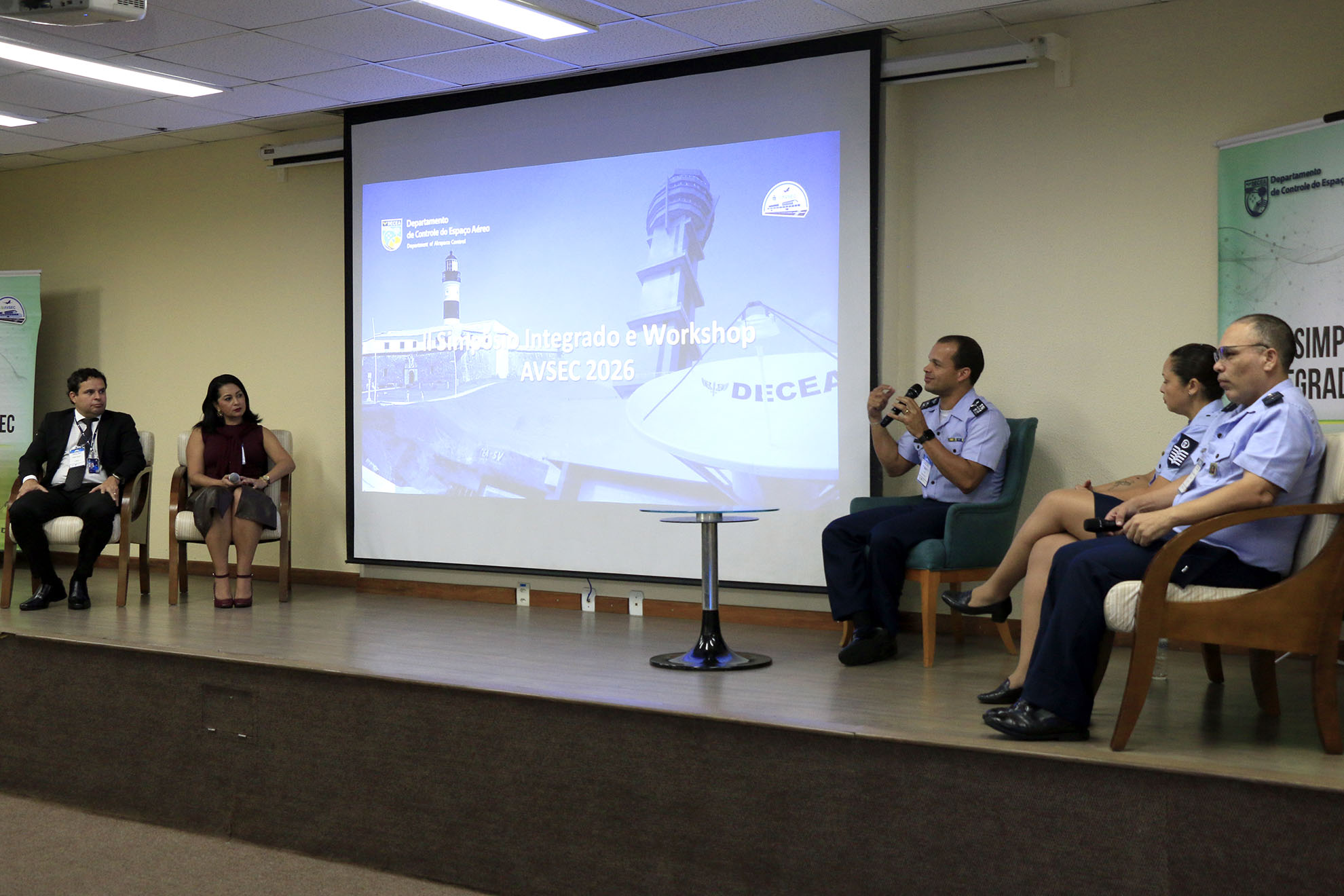 Primeiro dia do 2º Simpósio Integrado e Workshop AVSEC do DECEA reúne especialistas em Salvador